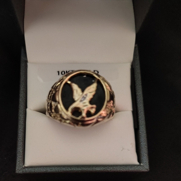 10k Gold Mens Ring Featuring Eagle With Diamond Accent Black Onyx Size 9.5..10. - Picture 2 of 6